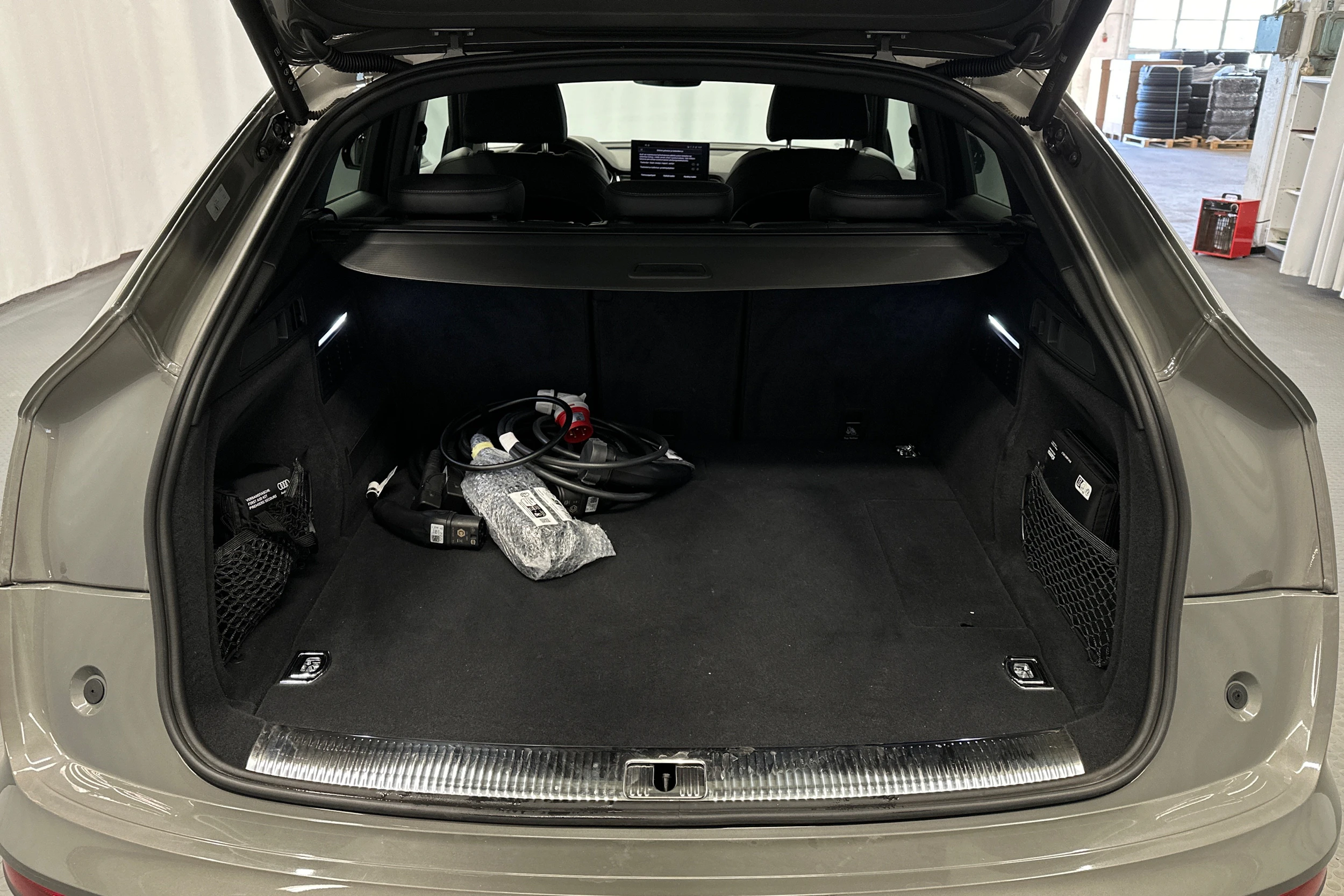 harmaa Audi Q5 2025 kuva 15.
