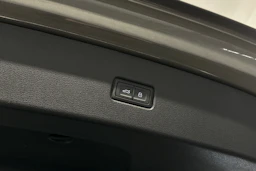 harmaa Audi Q5 2025 kuva 16.