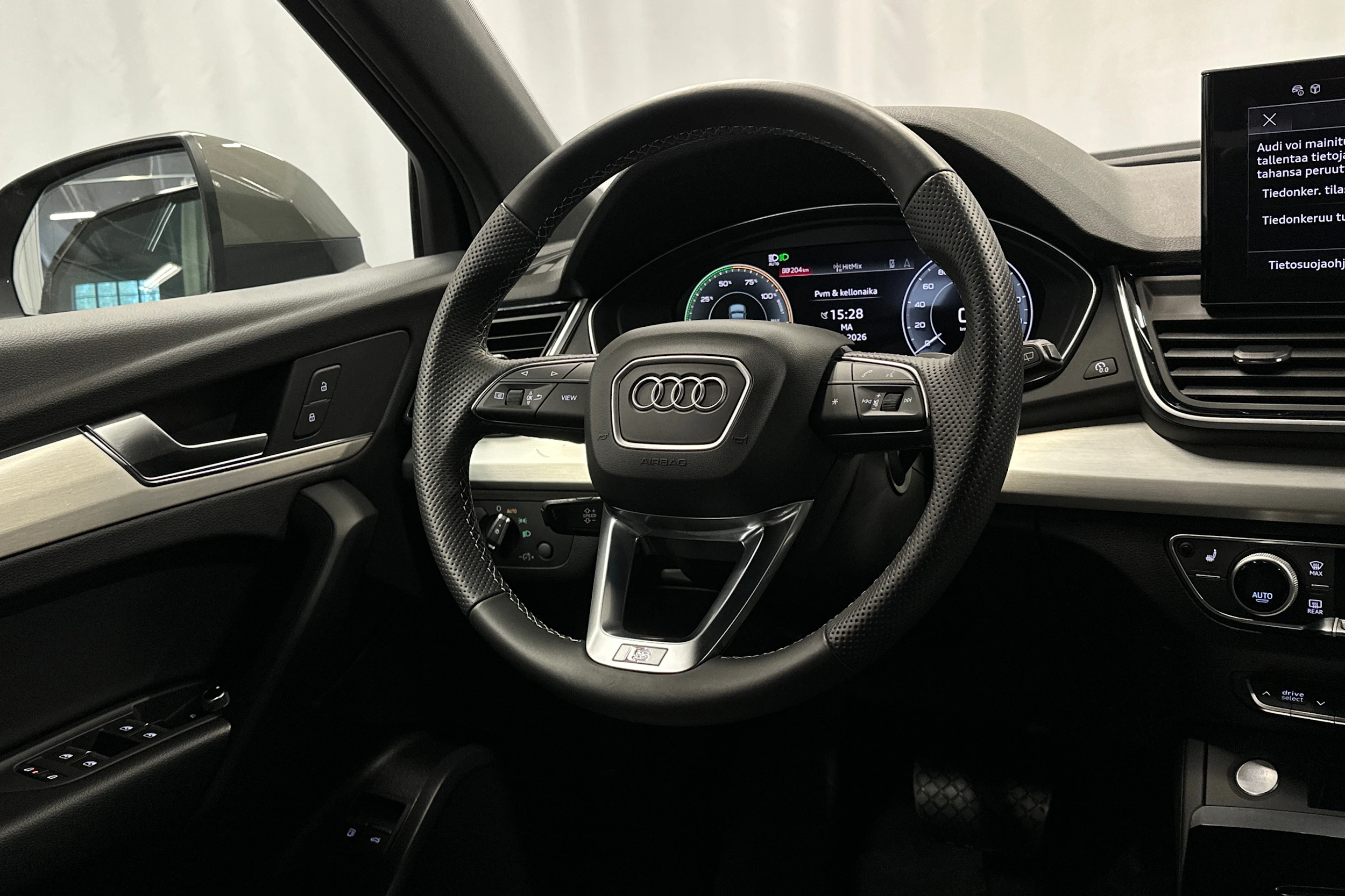harmaa Audi Q5 2025 kuva 19.