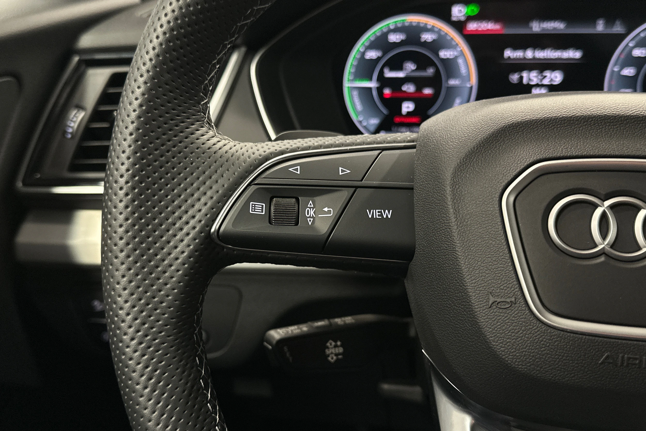 harmaa Audi Q5 2025 kuva 20.