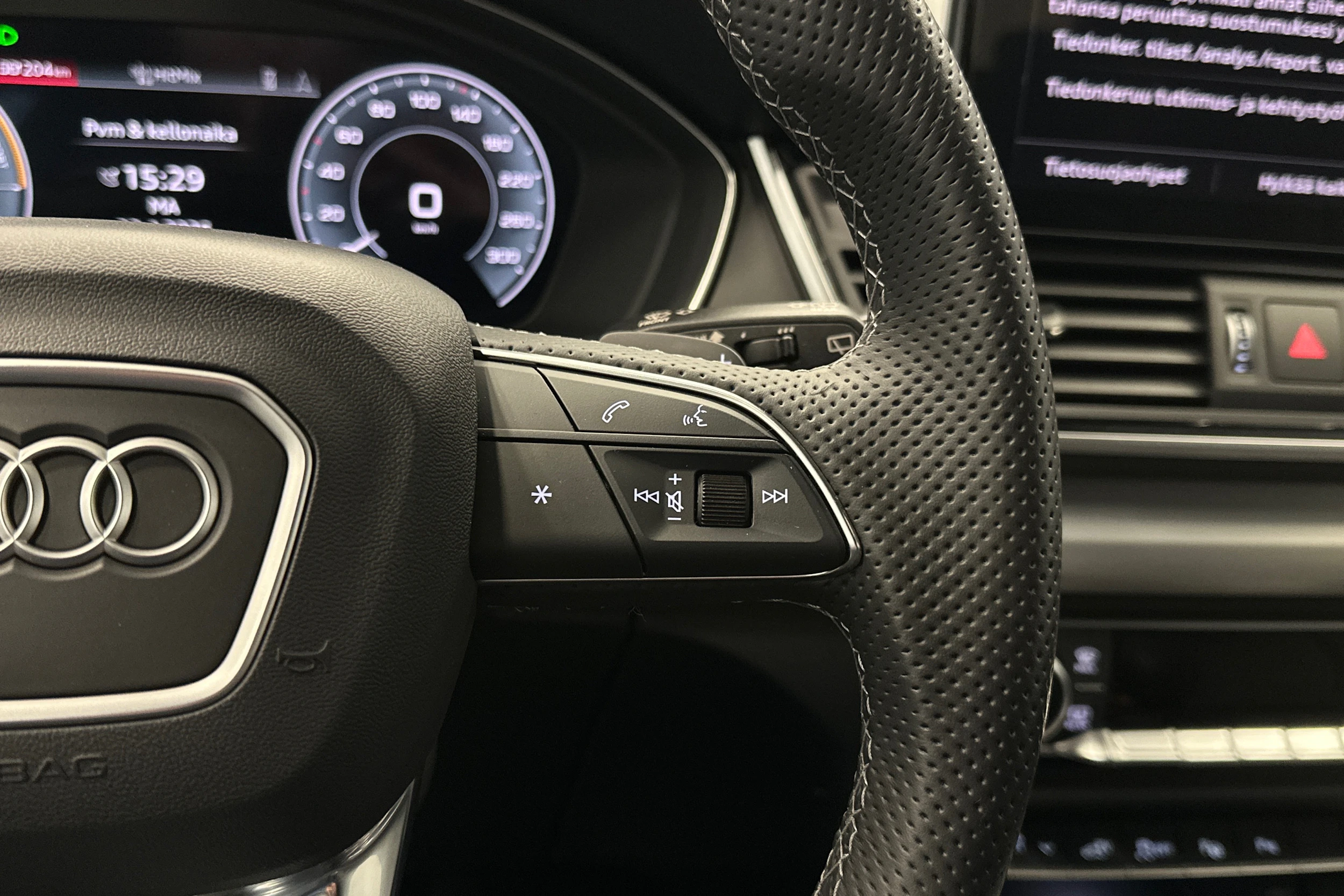 harmaa Audi Q5 2025 kuva 21.