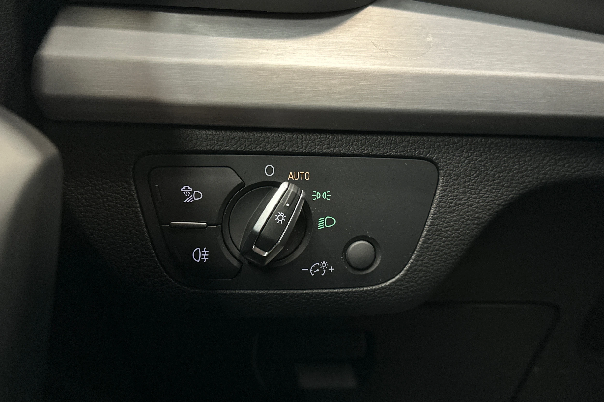 harmaa Audi Q5 2025 kuva 22.