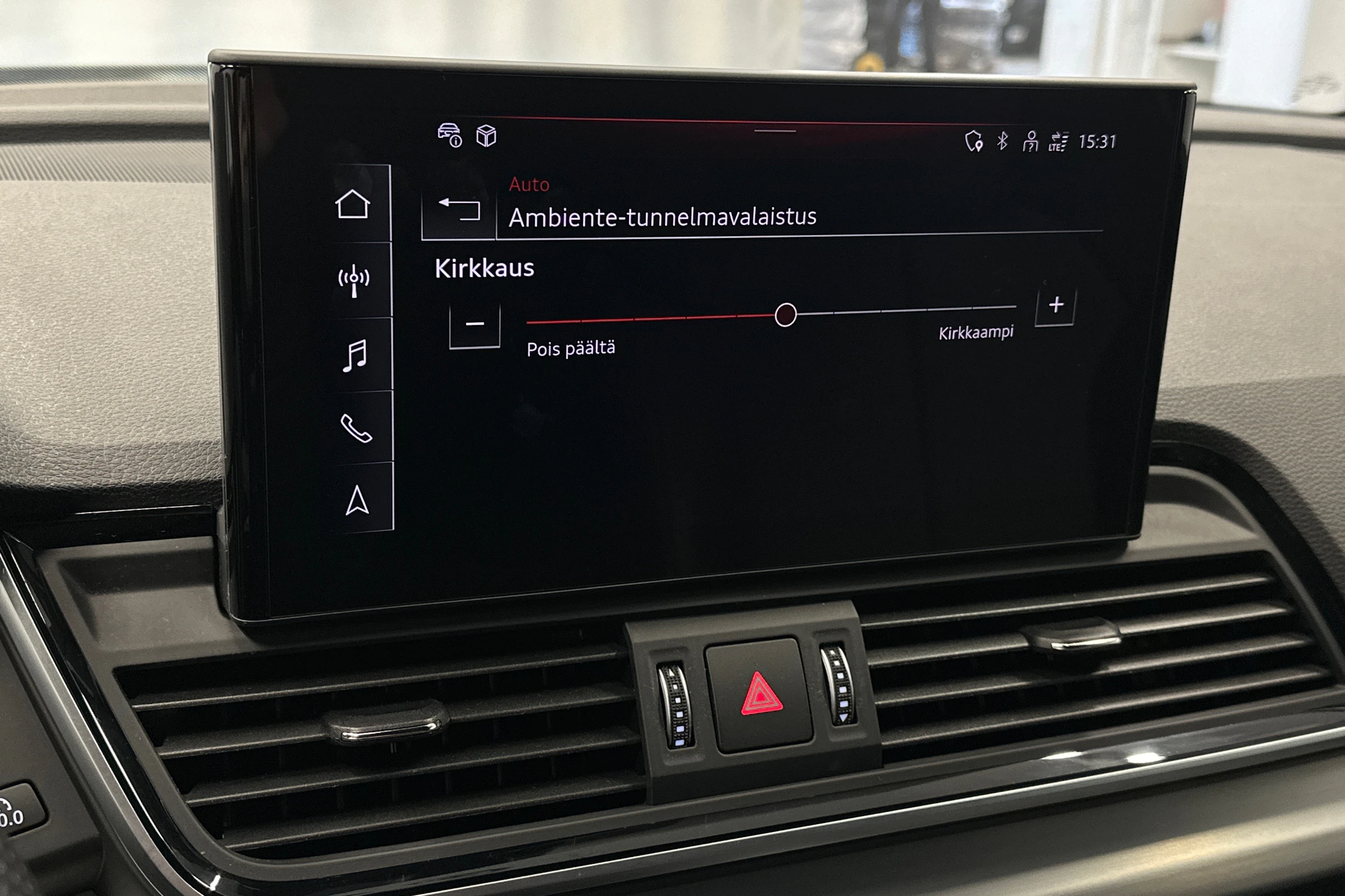 harmaa Audi Q5 2025 kuva 30.