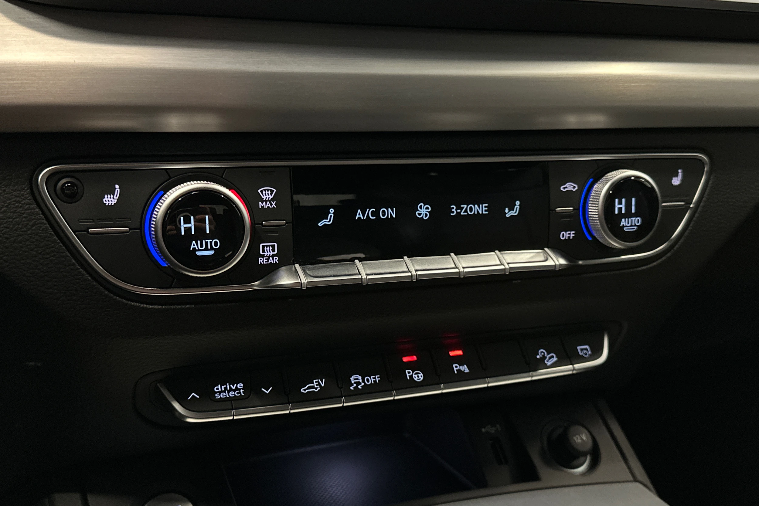 harmaa Audi Q5 2025 kuva 33.