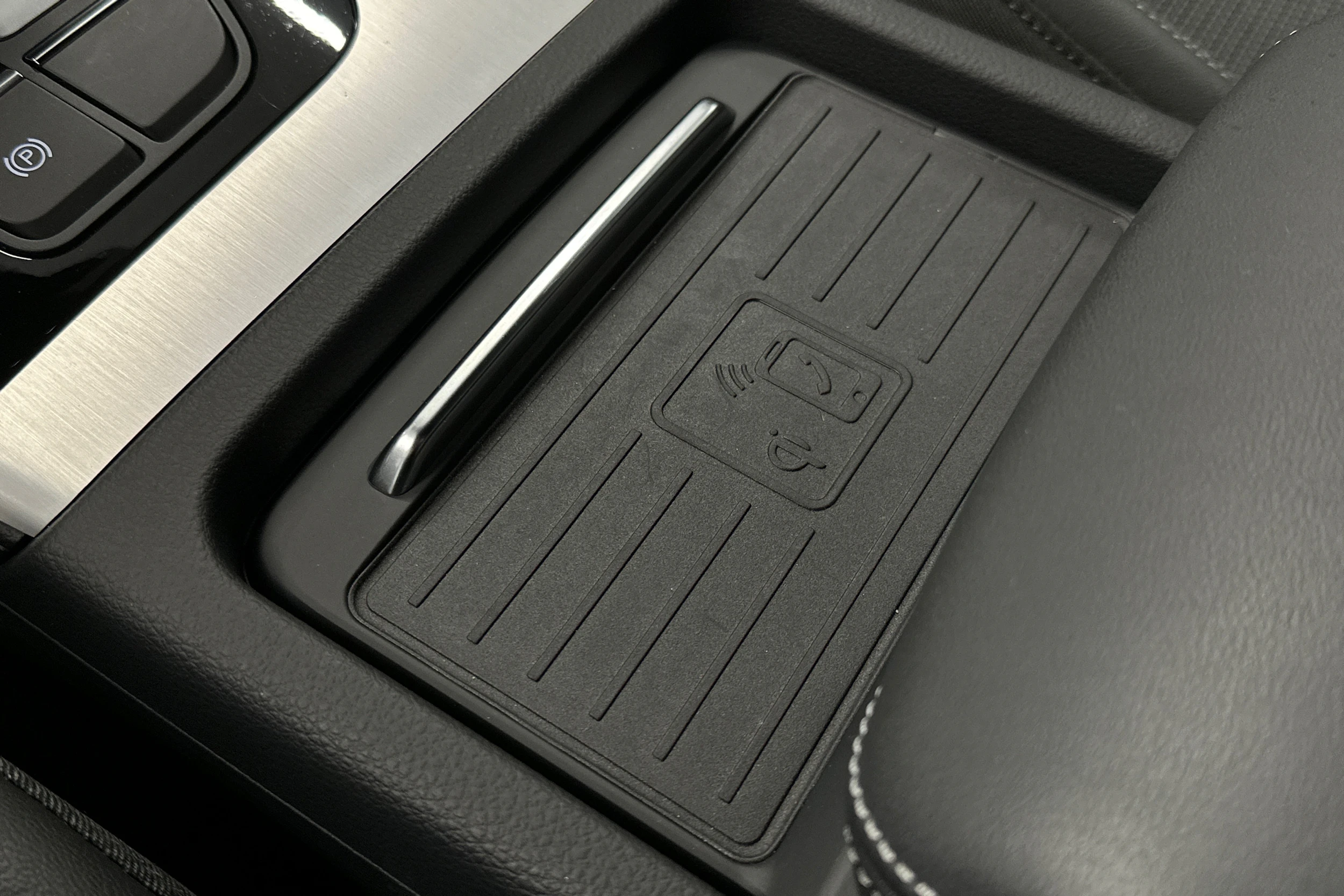 harmaa Audi Q5 2025 kuva 36.