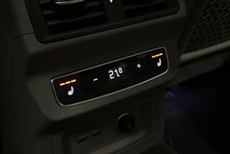 harmaa Audi Q5 2025 kuva 14.