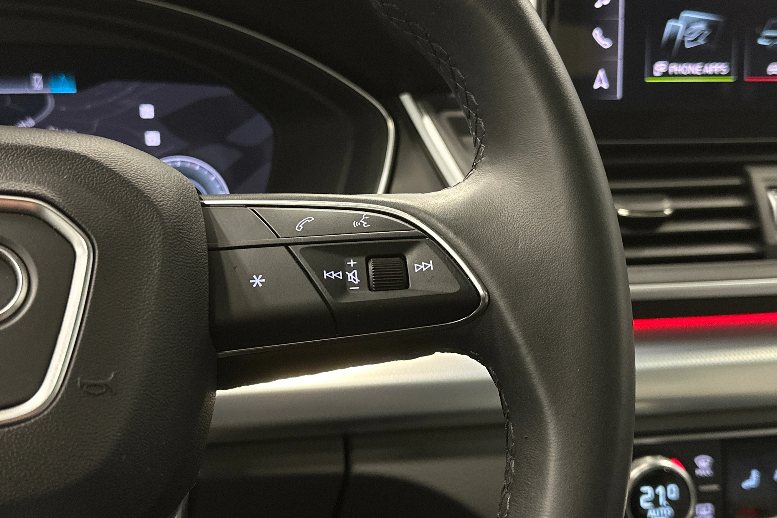 harmaa Audi Q5 2025 kuva 18.