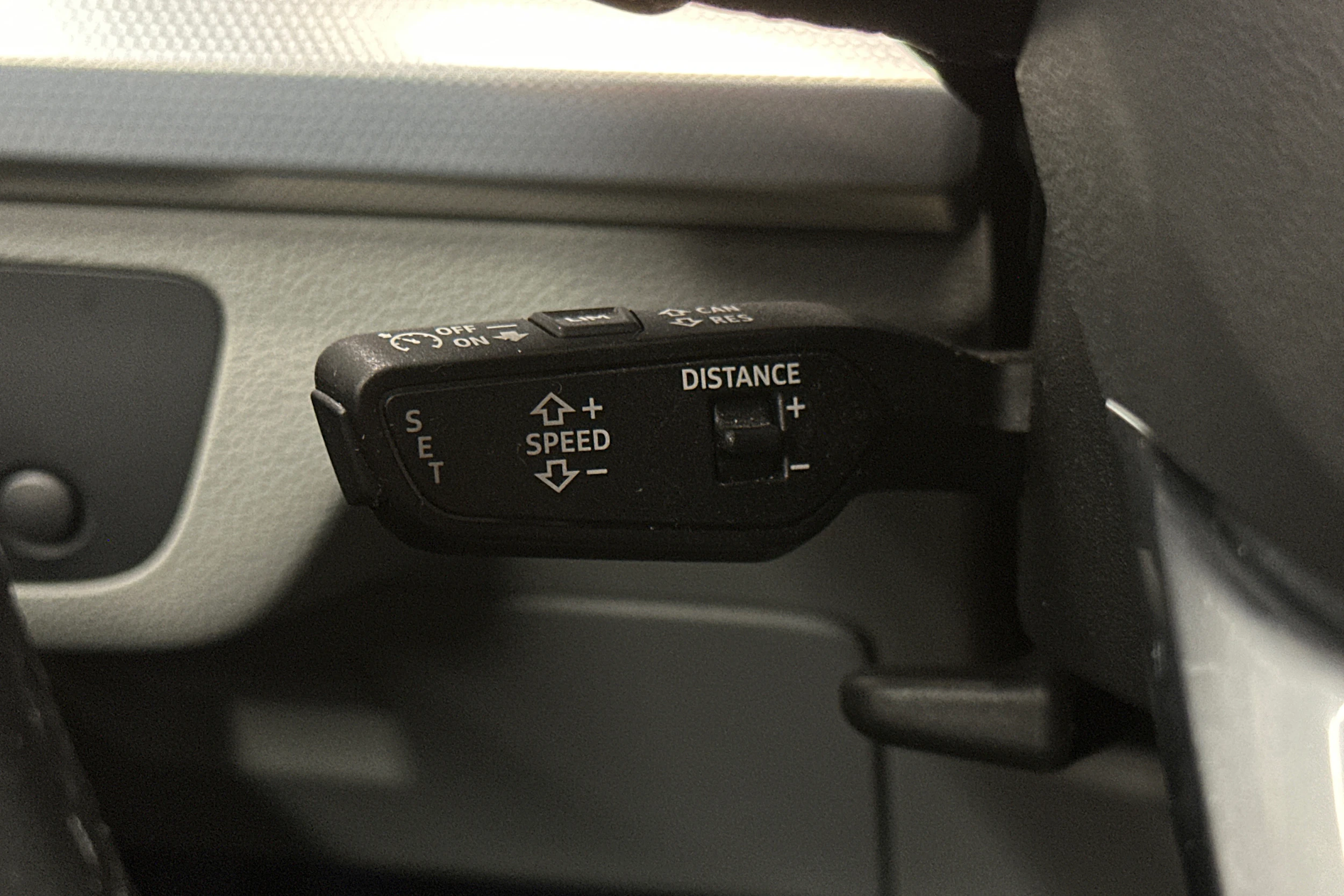 harmaa Audi Q5 2025 kuva 19.