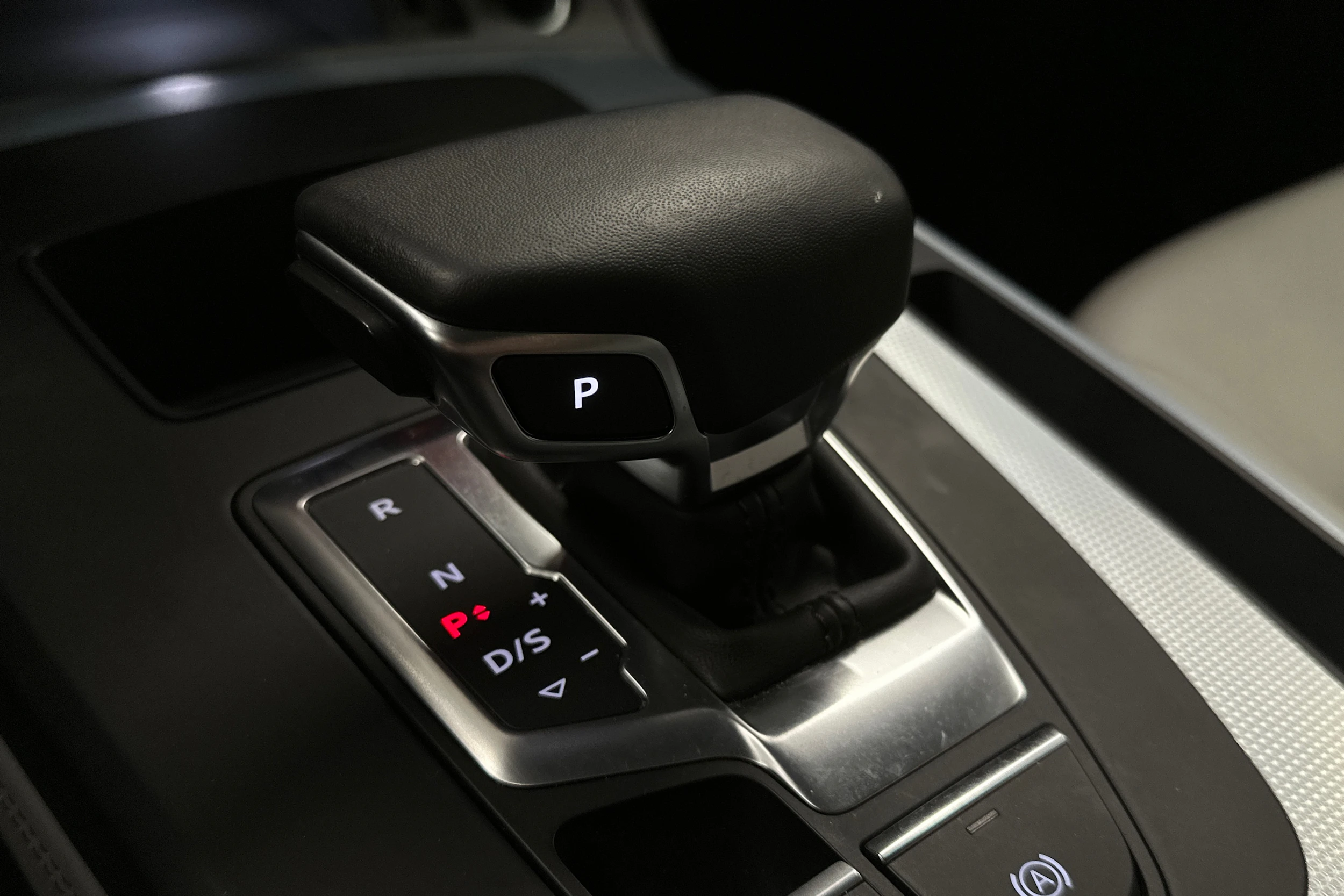 harmaa Audi Q5 2025 kuva 30.