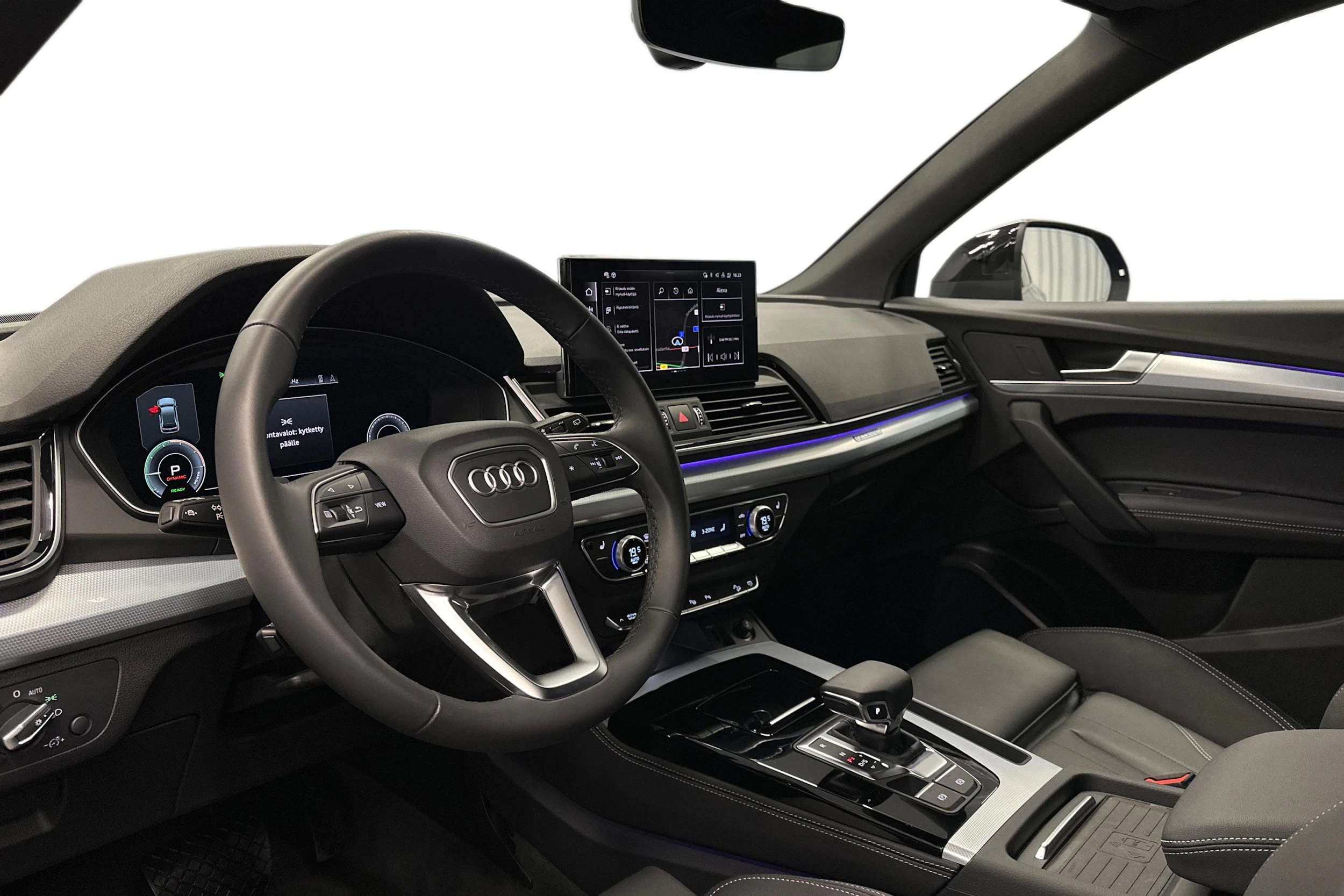 sininen Audi Q5 2025 kuva 6.