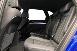sininen Audi Q5 2025 kuva 8.