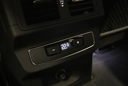 sininen Audi Q5 2025 kuva 14.