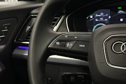 sininen Audi Q5 2025 kuva 20.