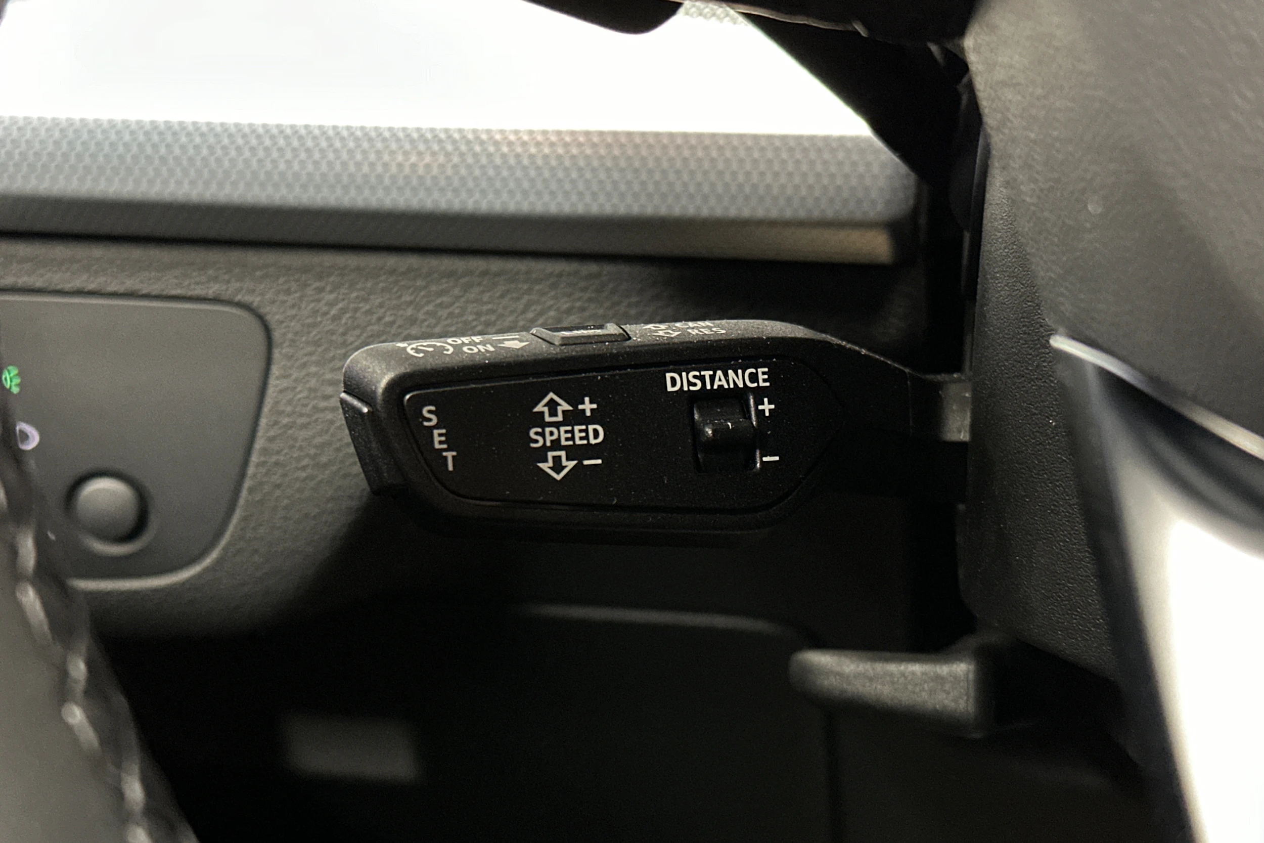 sininen Audi Q5 2025 kuva 22.