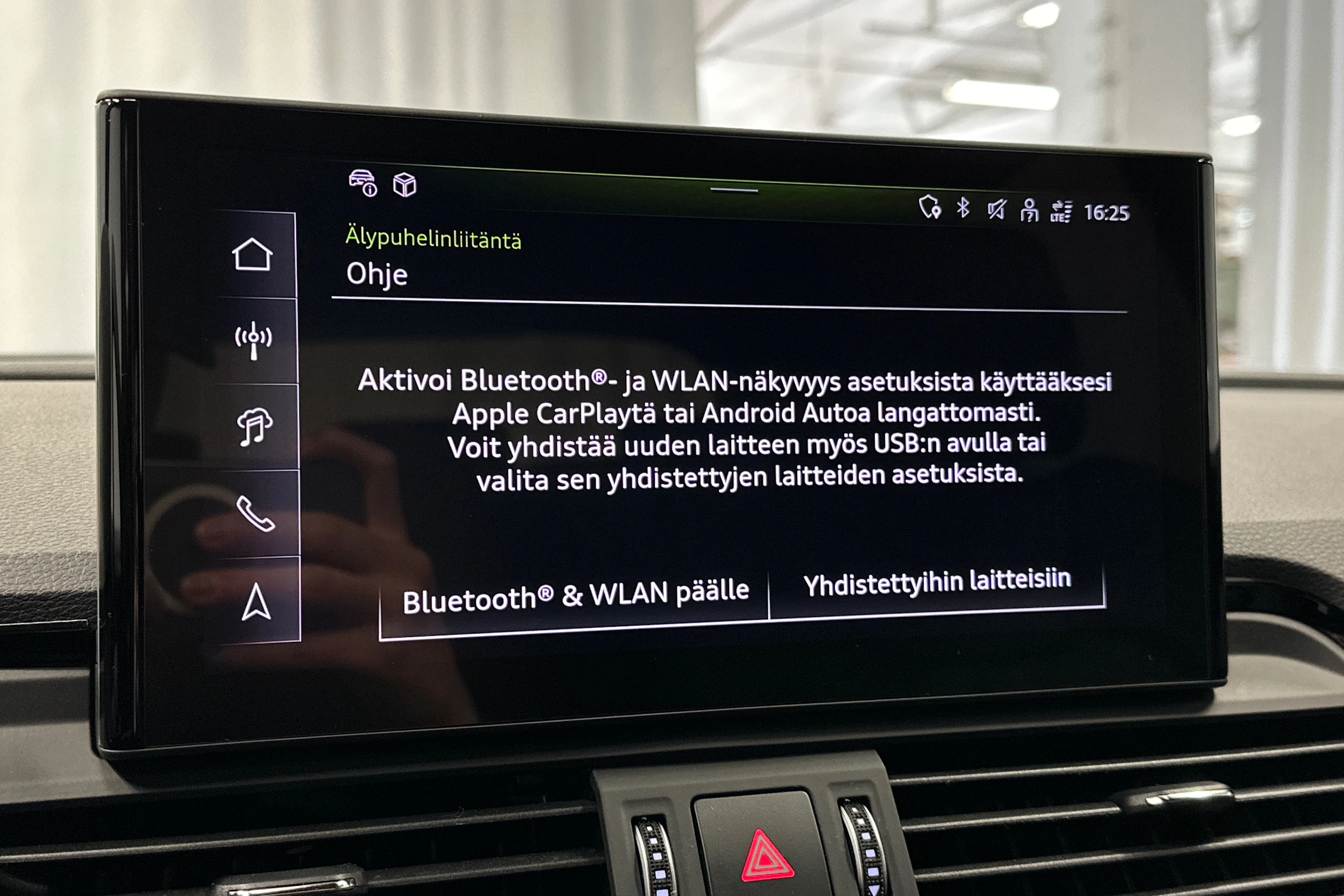 sininen Audi Q5 2025 kuva 25.