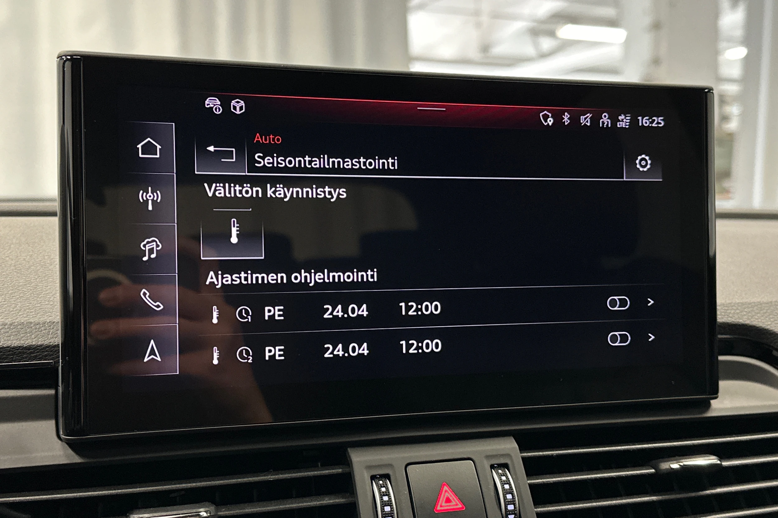 sininen Audi Q5 2025 kuva 26.