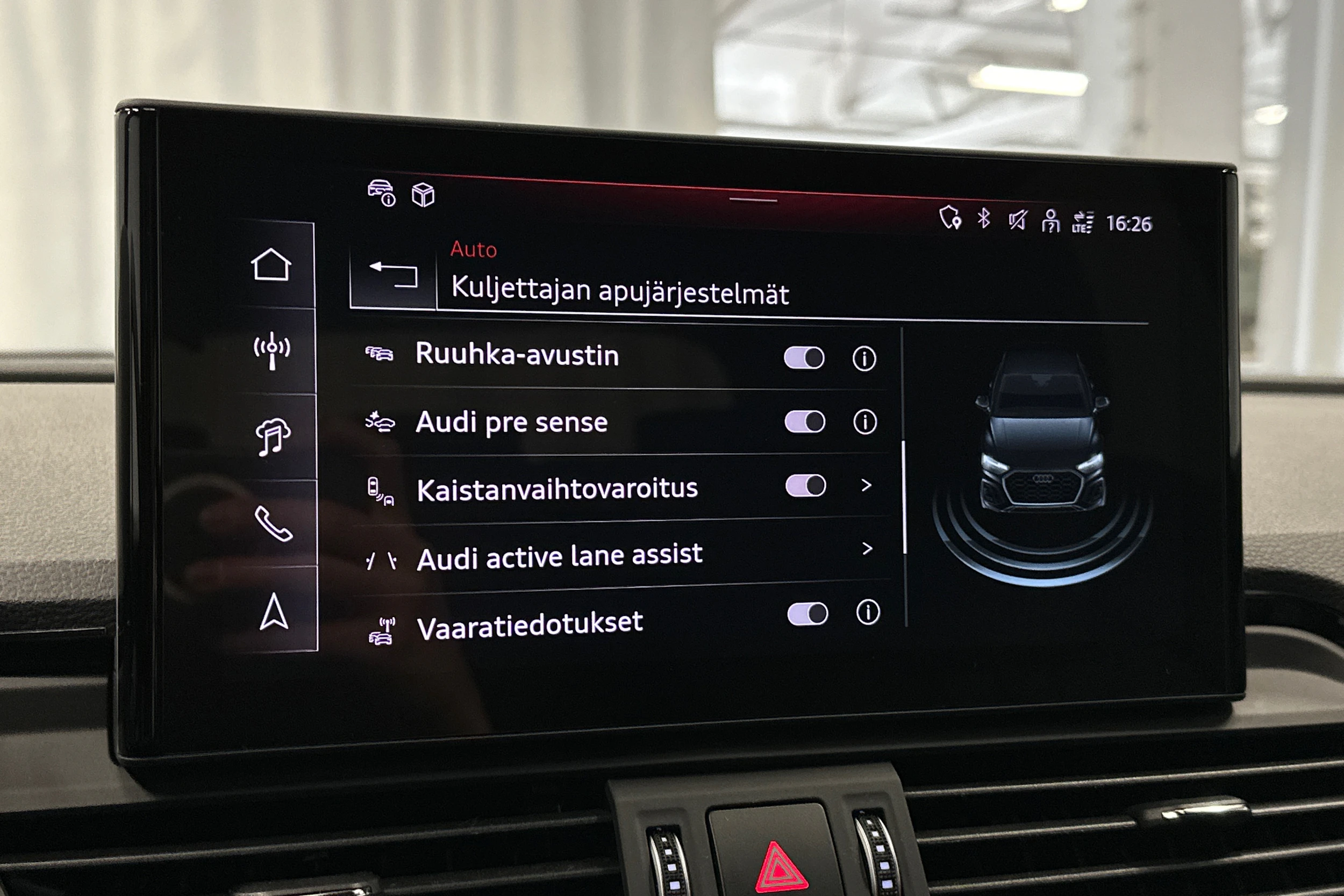 sininen Audi Q5 2025 kuva 29.