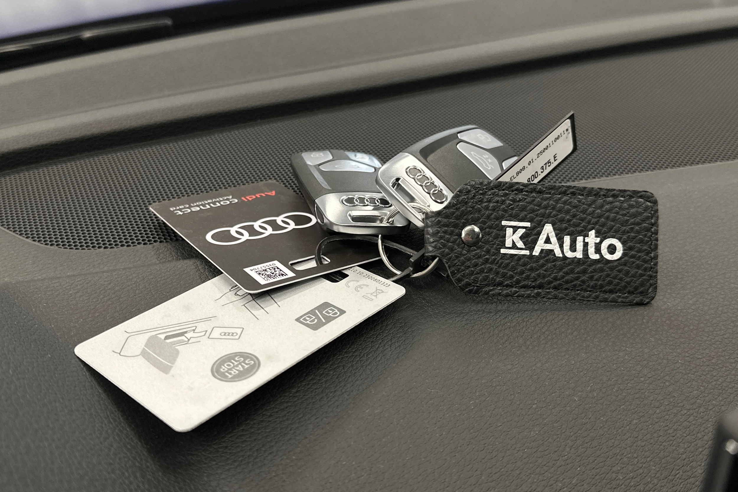 sininen Audi Q5 2025 kuva 35.