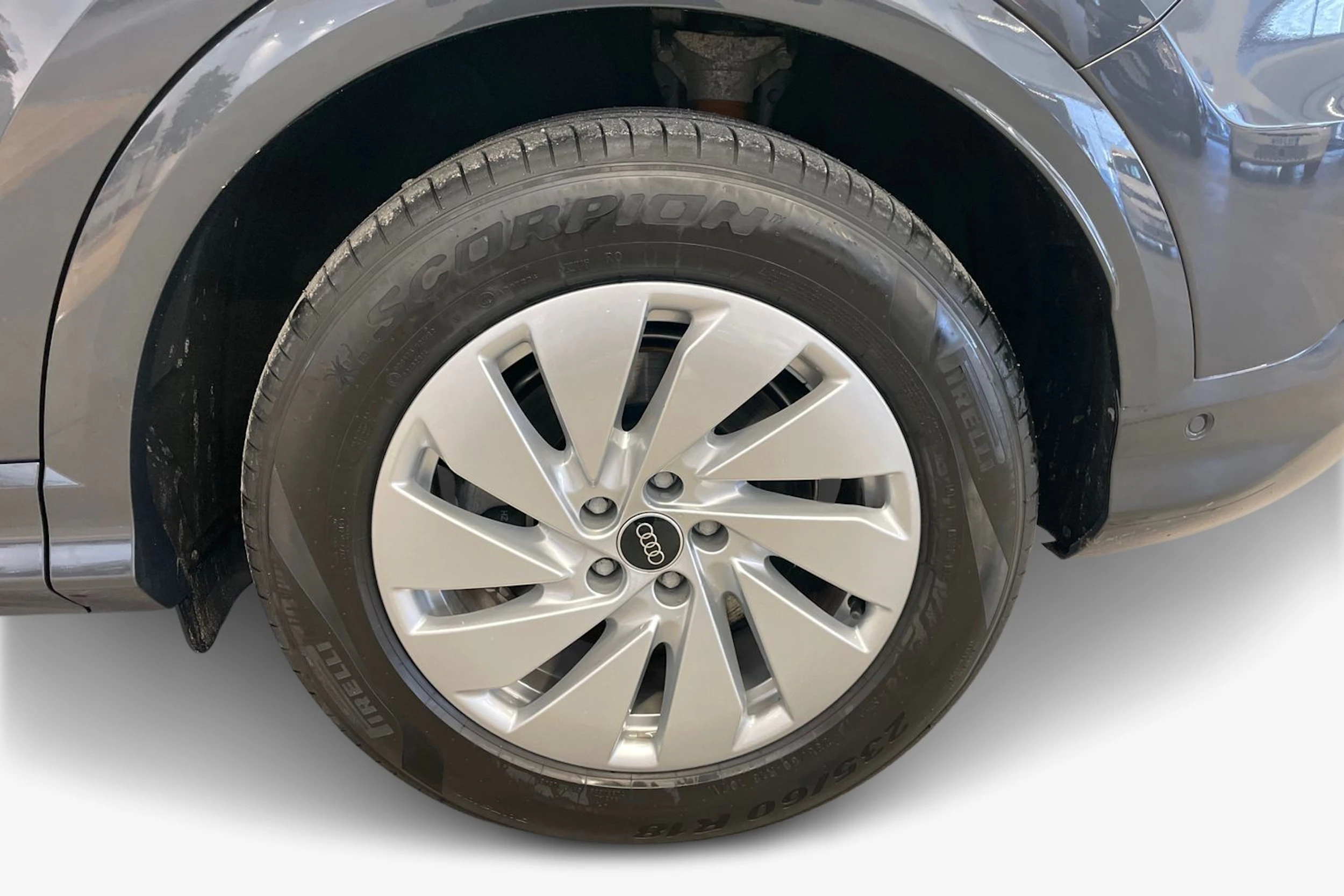 met. harmaa Audi Q5 2025 kuva 9.