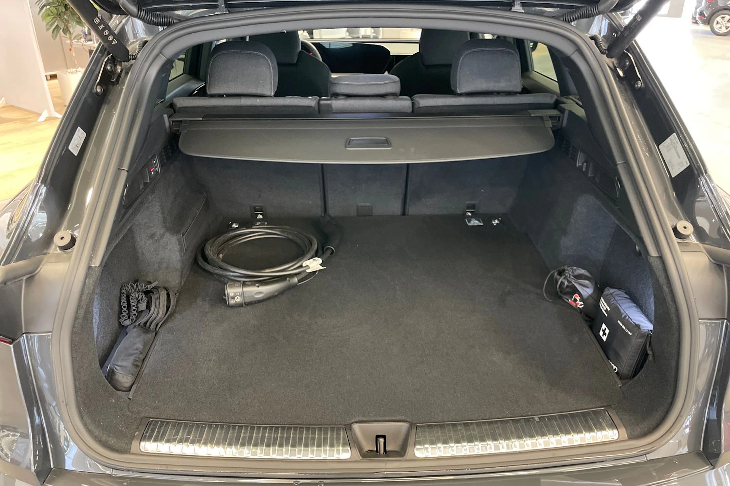 met. harmaa Audi Q5 2025 kuva 12.