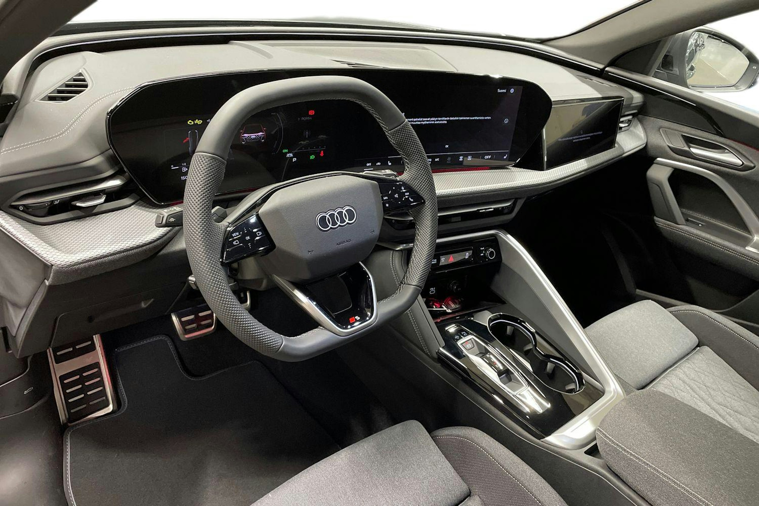 harmaa Audi Q5 2025 kuva 7.