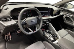 harmaa Audi Q5 2025 kuva 7.