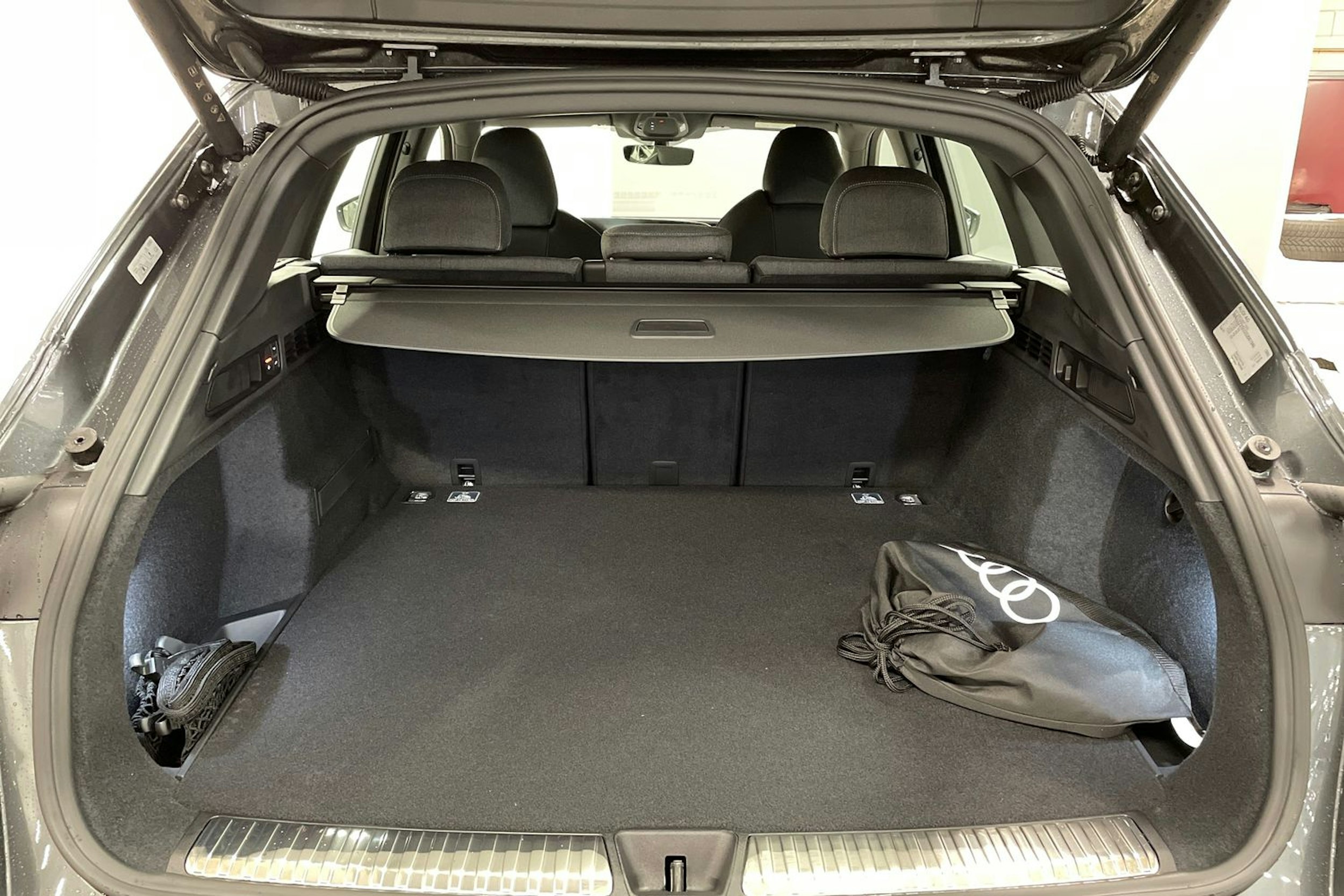 harmaa Audi Q5 2025 kuva 14.