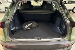 met. vihreä Audi Q5 2025 kuva 11.