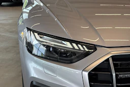 harmaa Audi Q5 2025 kuva 4.