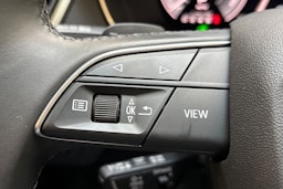 musta Audi Q5 2025 kuva 18.