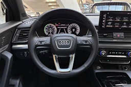 musta Audi Q5 2025 kuva 21.