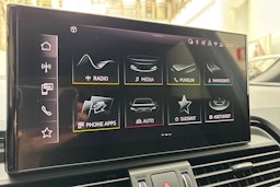 musta Audi Q5 2025 kuva 23.