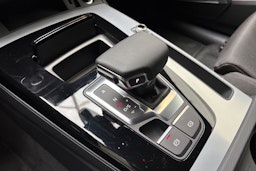 musta Audi Q5 2025 kuva 30.
