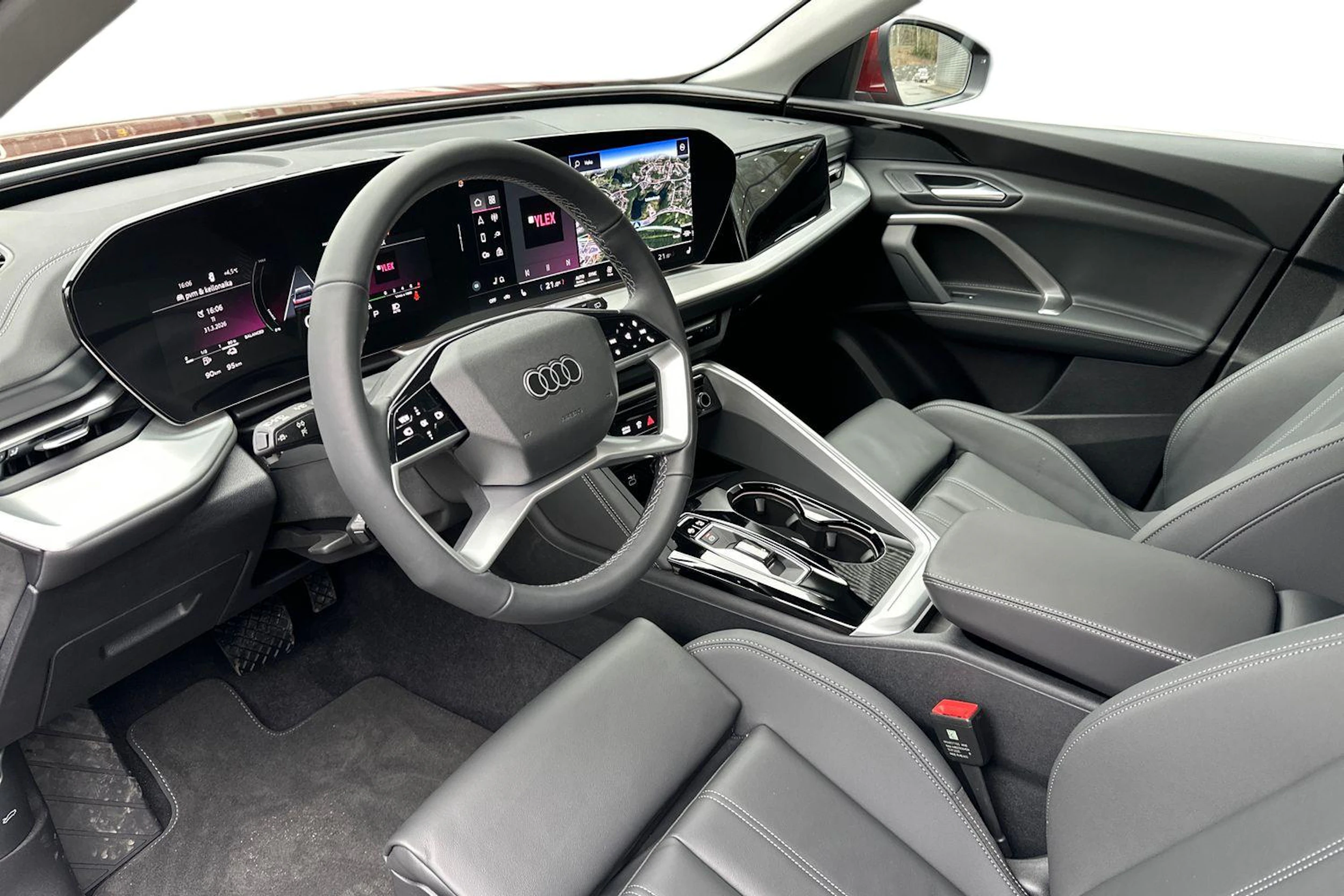 met. punainen Audi Q5 2025 kuva 6.