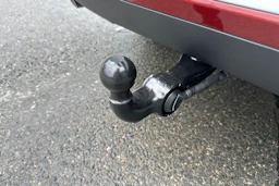 met. punainen Audi Q5 2025 kuva 13.