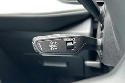 met. punainen Audi Q5 2025 kuva 18.