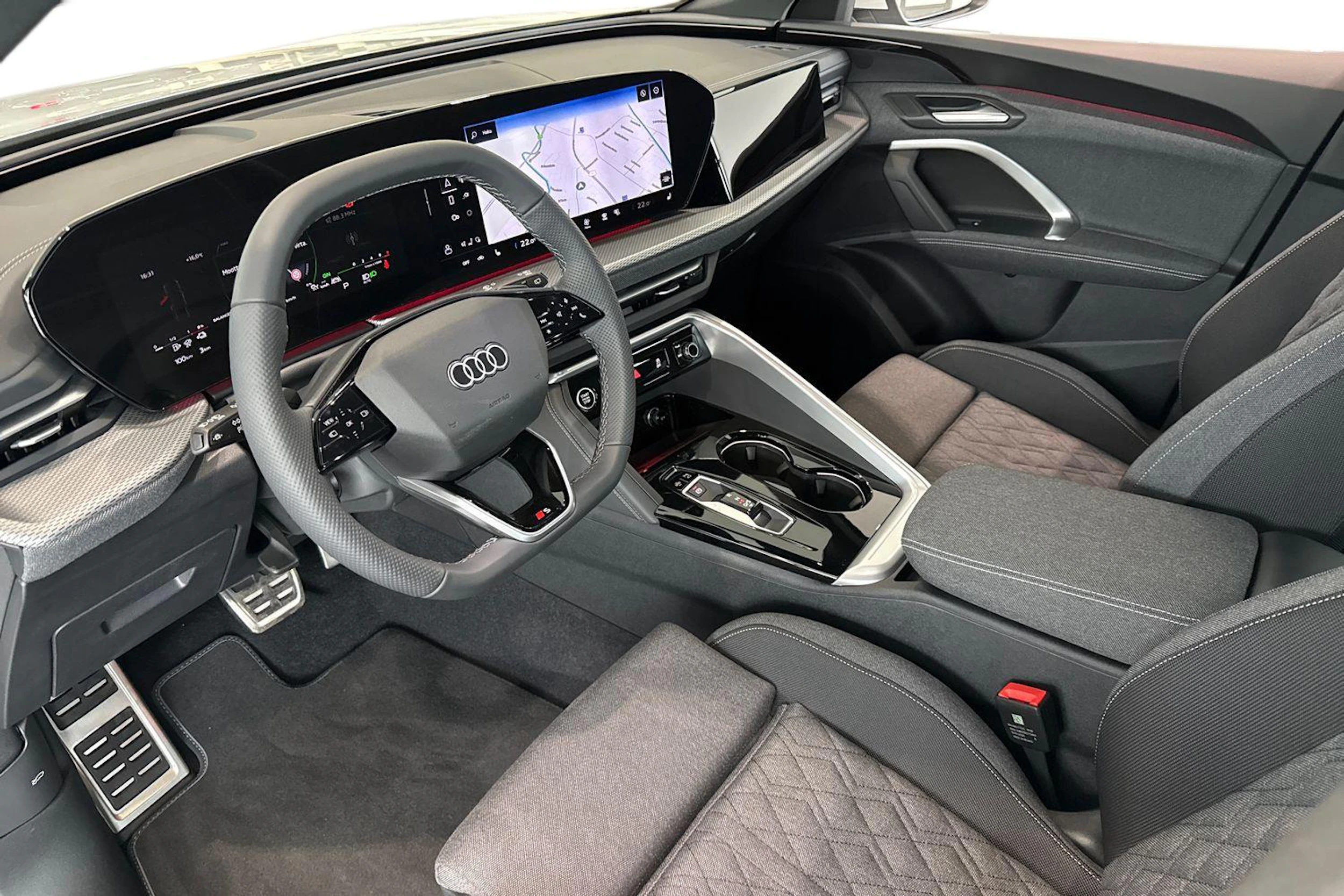 valkoinen Audi Q5 2026 kuva 6.