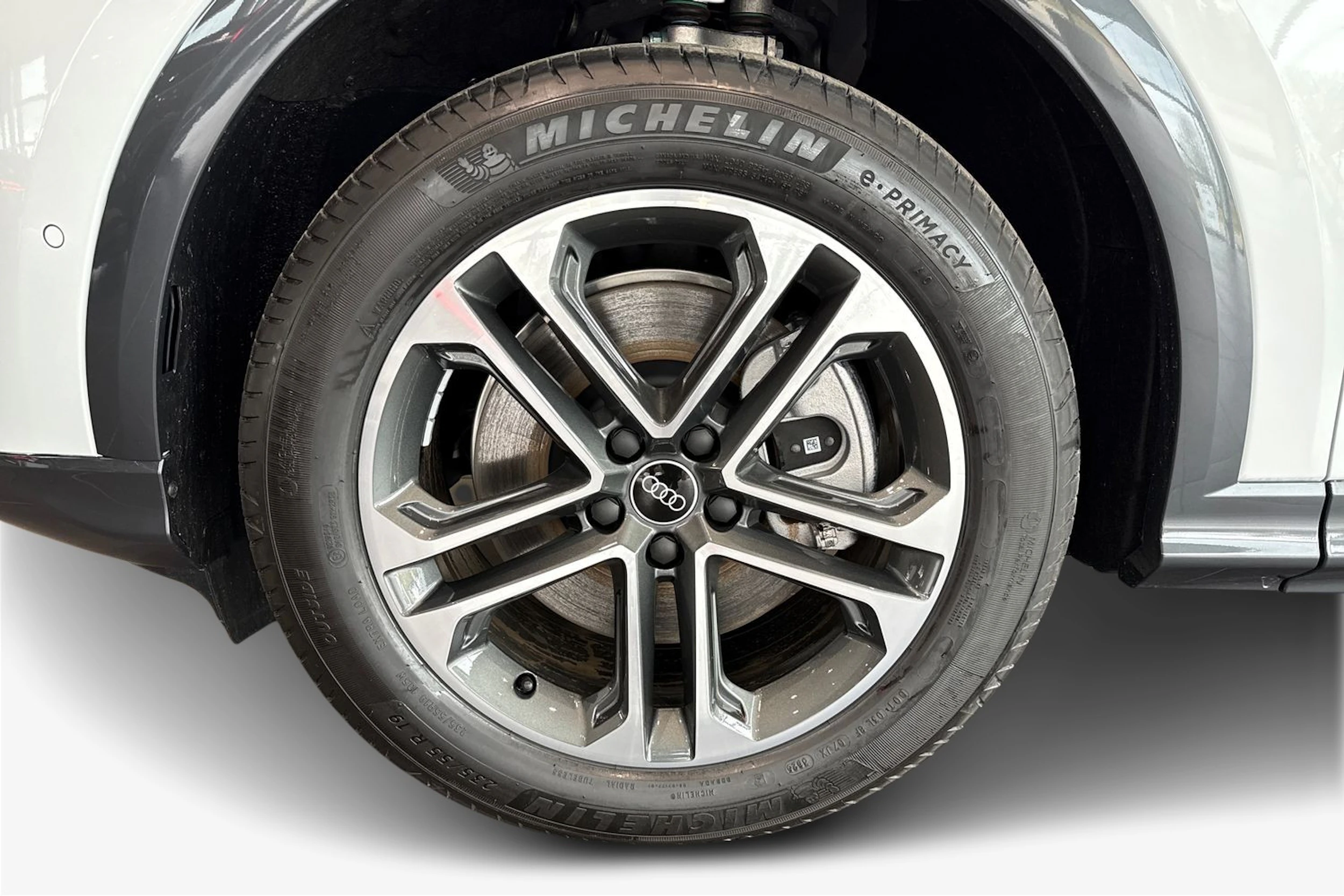 valkoinen Audi Q5 2026 kuva 9.