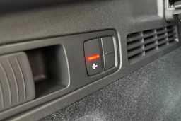 valkoinen Audi Q5 2026 kuva 12.