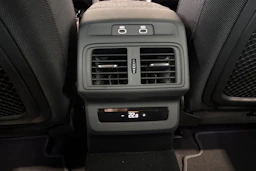 valkoinen Audi Q5 2026 kuva 15.