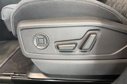 valkoinen Audi Q5 2026 kuva 17.