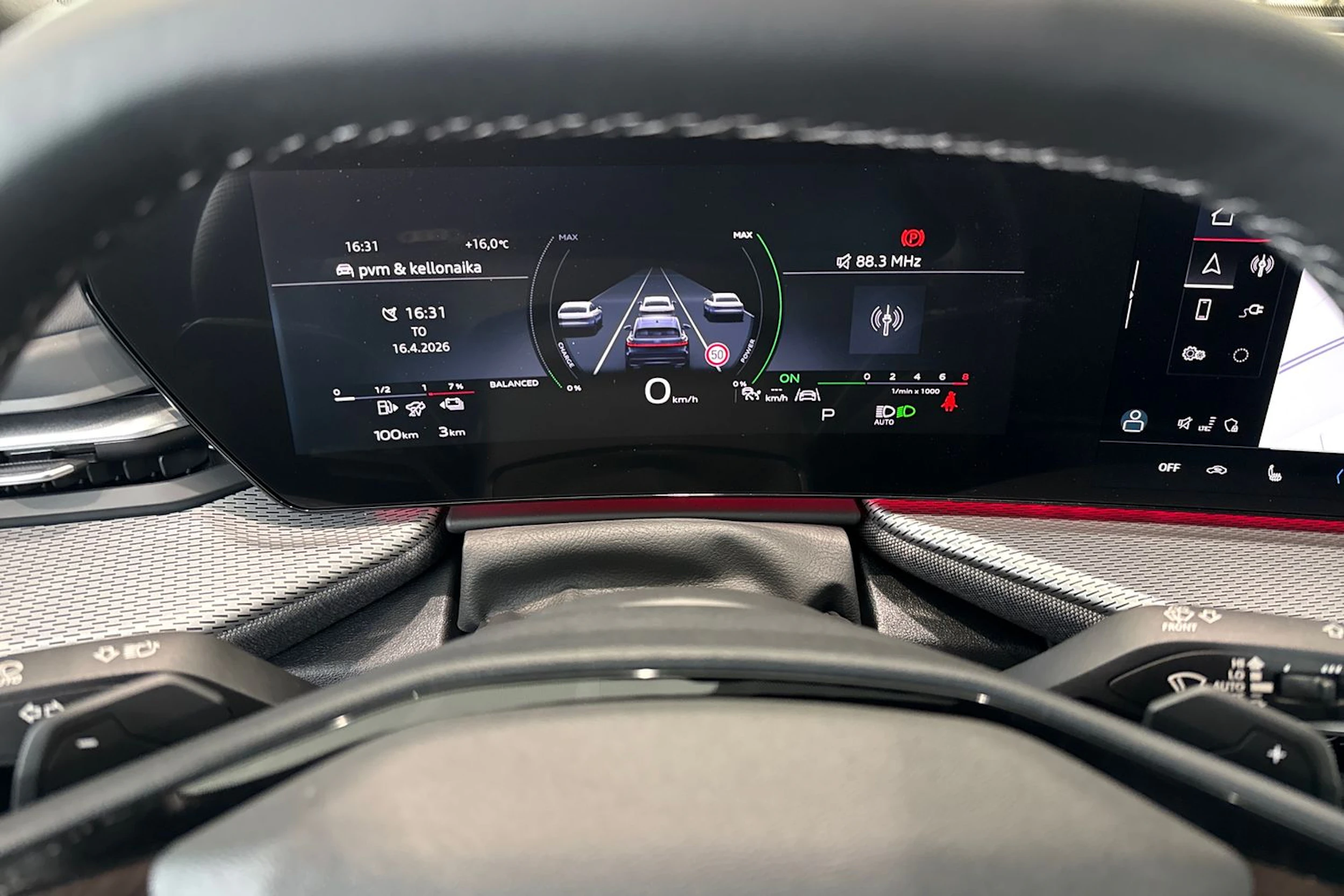 valkoinen Audi Q5 2026 kuva 18.