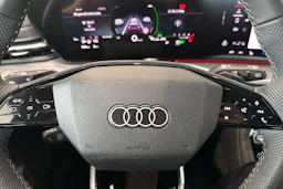 valkoinen Audi Q5 2026 kuva 19.