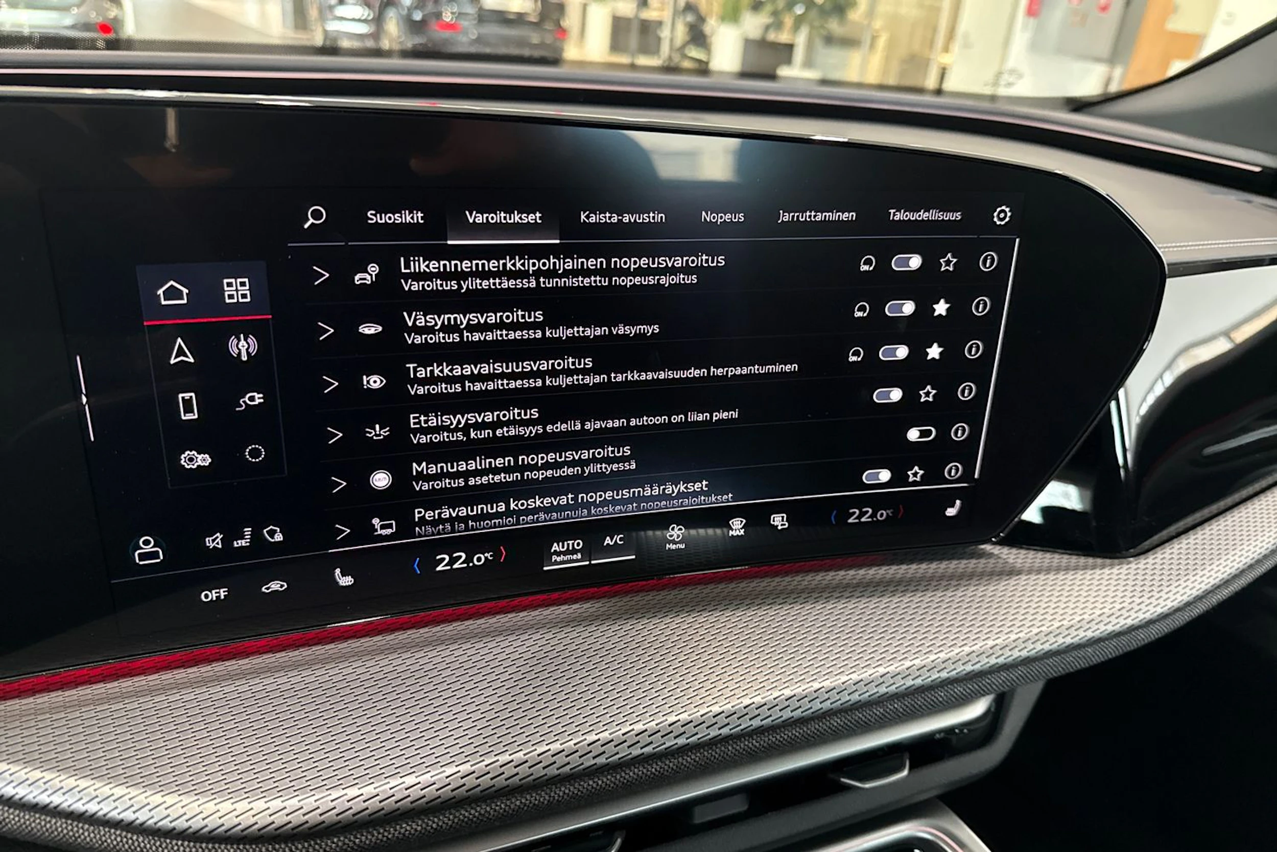 valkoinen Audi Q5 2026 kuva 21.