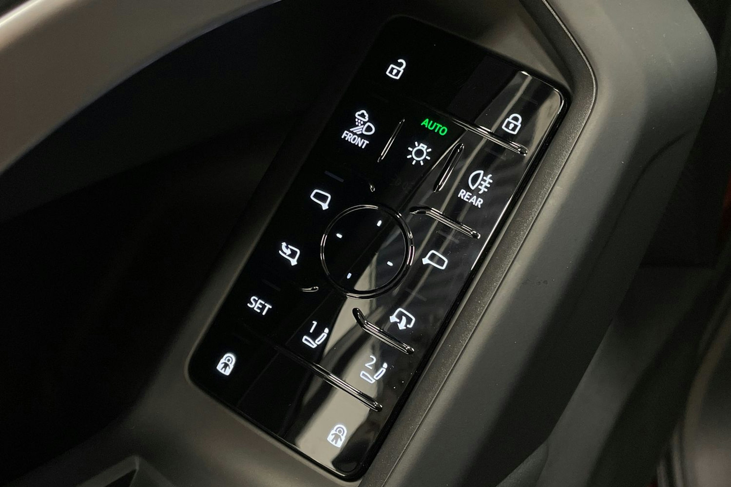 met. punainen Audi Q5 2026 kuva 11.