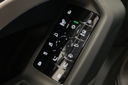 met. punainen Audi Q5 2026 kuva 11.