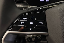 met. punainen Audi Q5 2026 kuva 14.