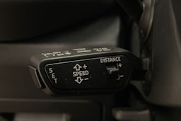 met. punainen Audi Q5 2026 kuva 16.