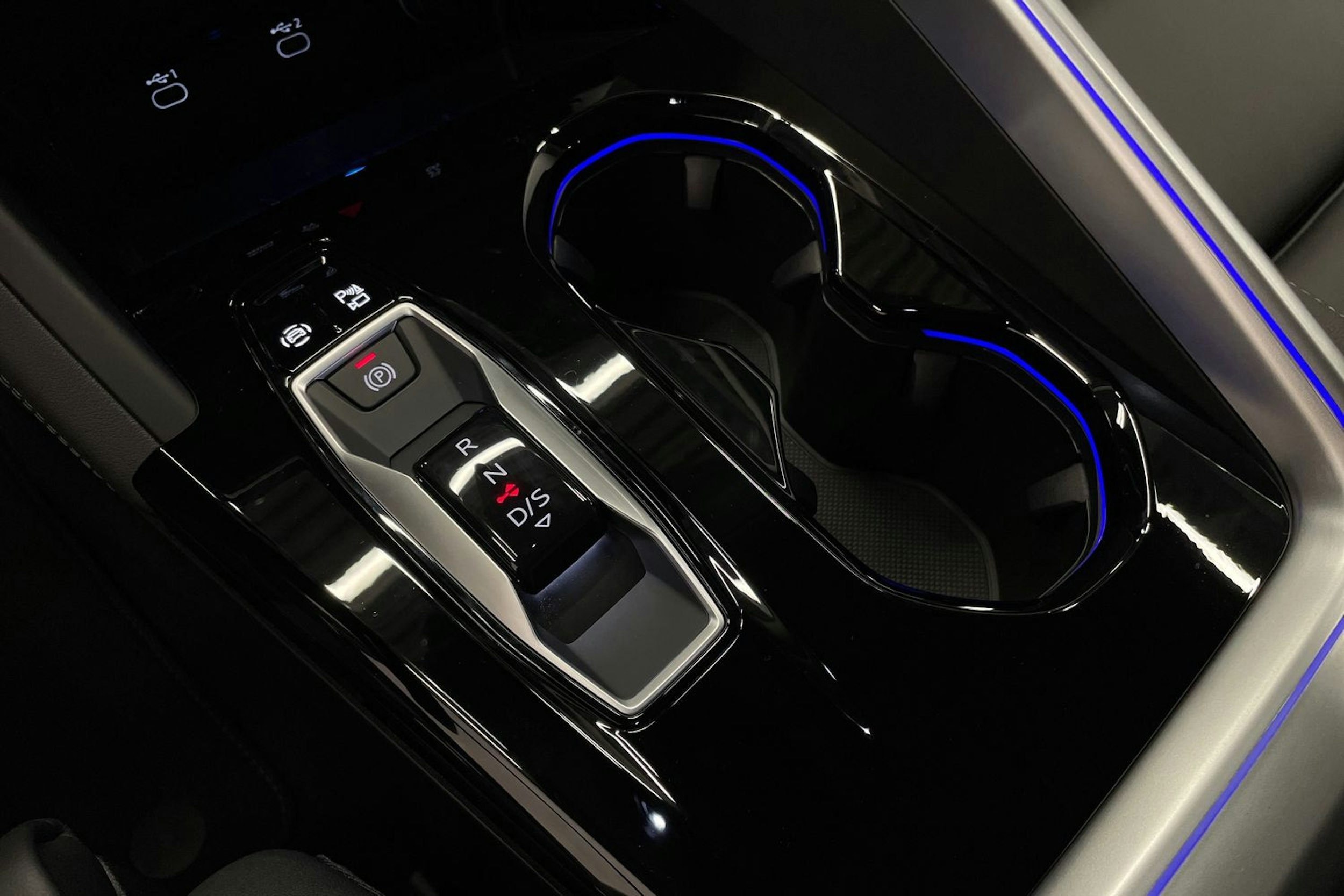 met. punainen Audi Q5 2026 kuva 17.