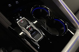 met. punainen Audi Q5 2026 kuva 17.